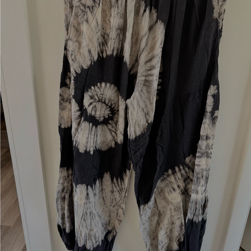 Black and beige tie dye parachute pants